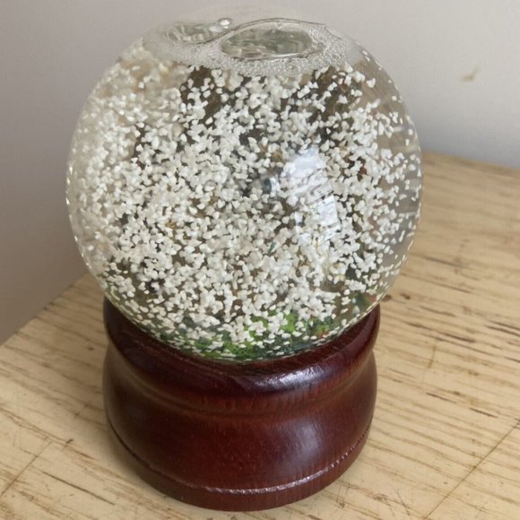 Silverstri Vintage Winter Wonderland Musical Snow Globe With Deer - Picture 4 of 7